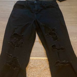 Distressed skinny jeans